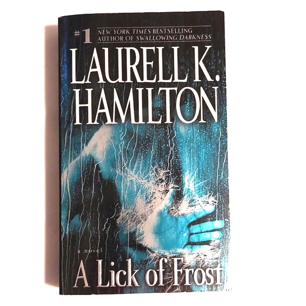 A Lick of Frost Novel by Laurell K. Hamilton VGUC